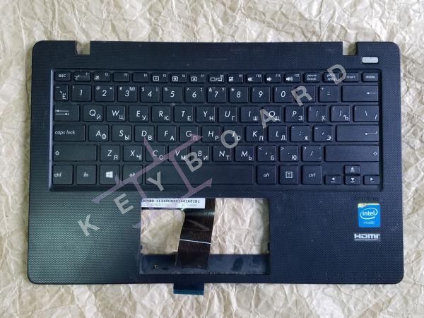 Верхня частина Asus X200CA